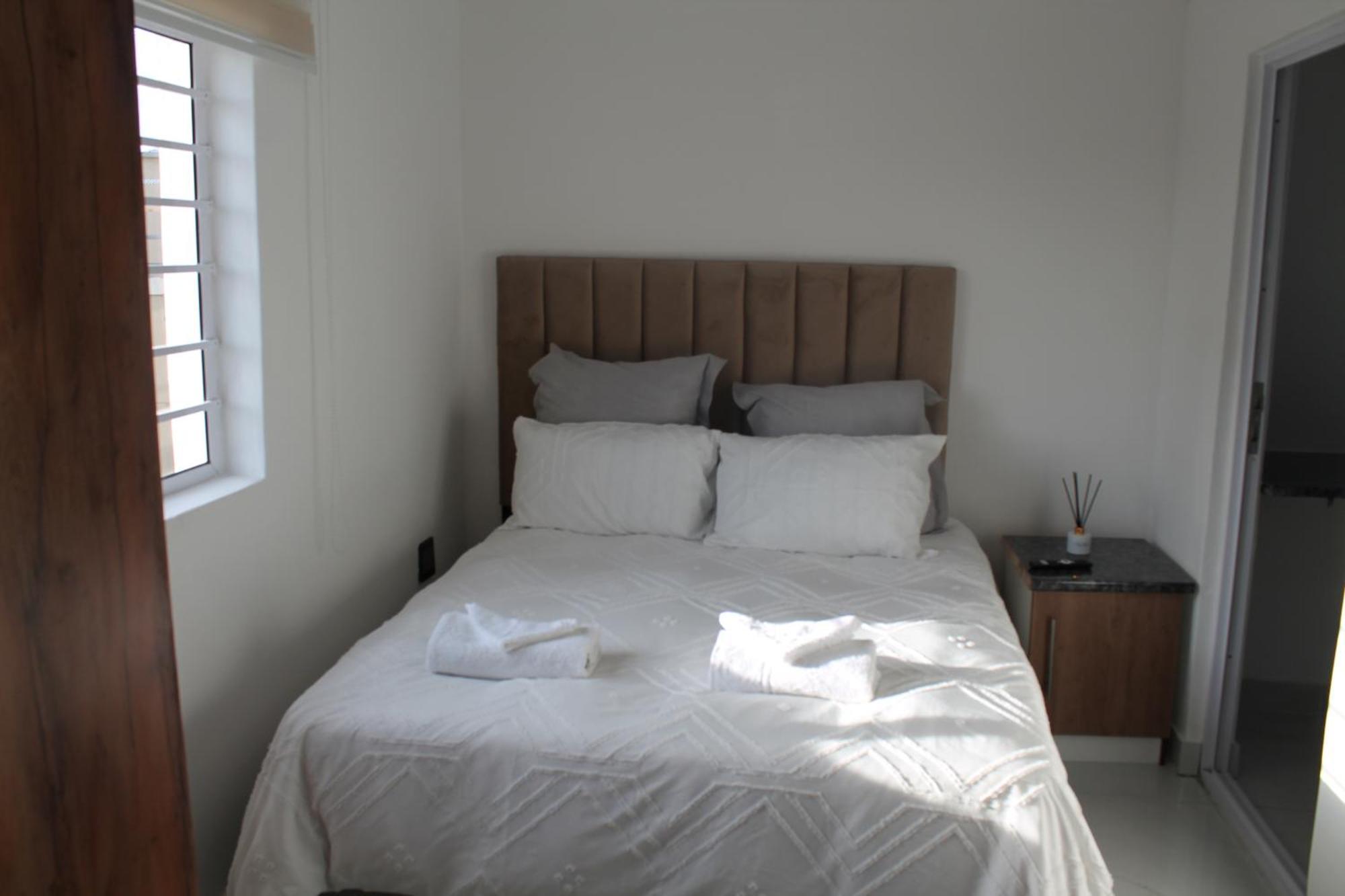 One Bedroom A1 Apartment *